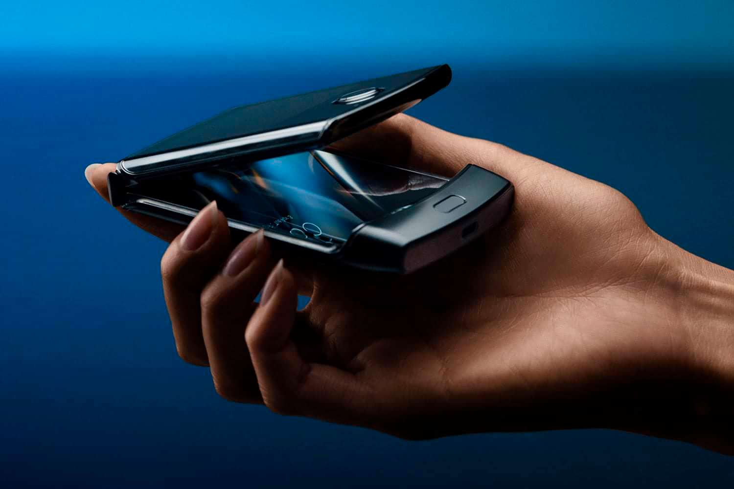 Motorola przygotowuje udoskonalona wersję składanego smartfona RAZR