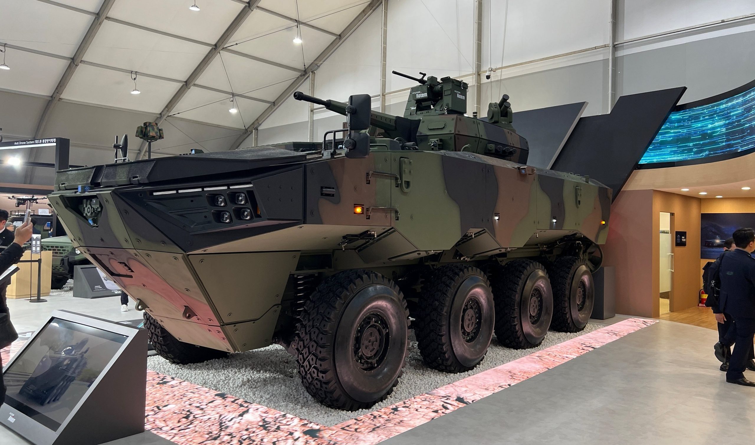 Hyundai Rotem wants to supply the Ukrainian army with new N-WAV 8x8 infantry fighting vehicles