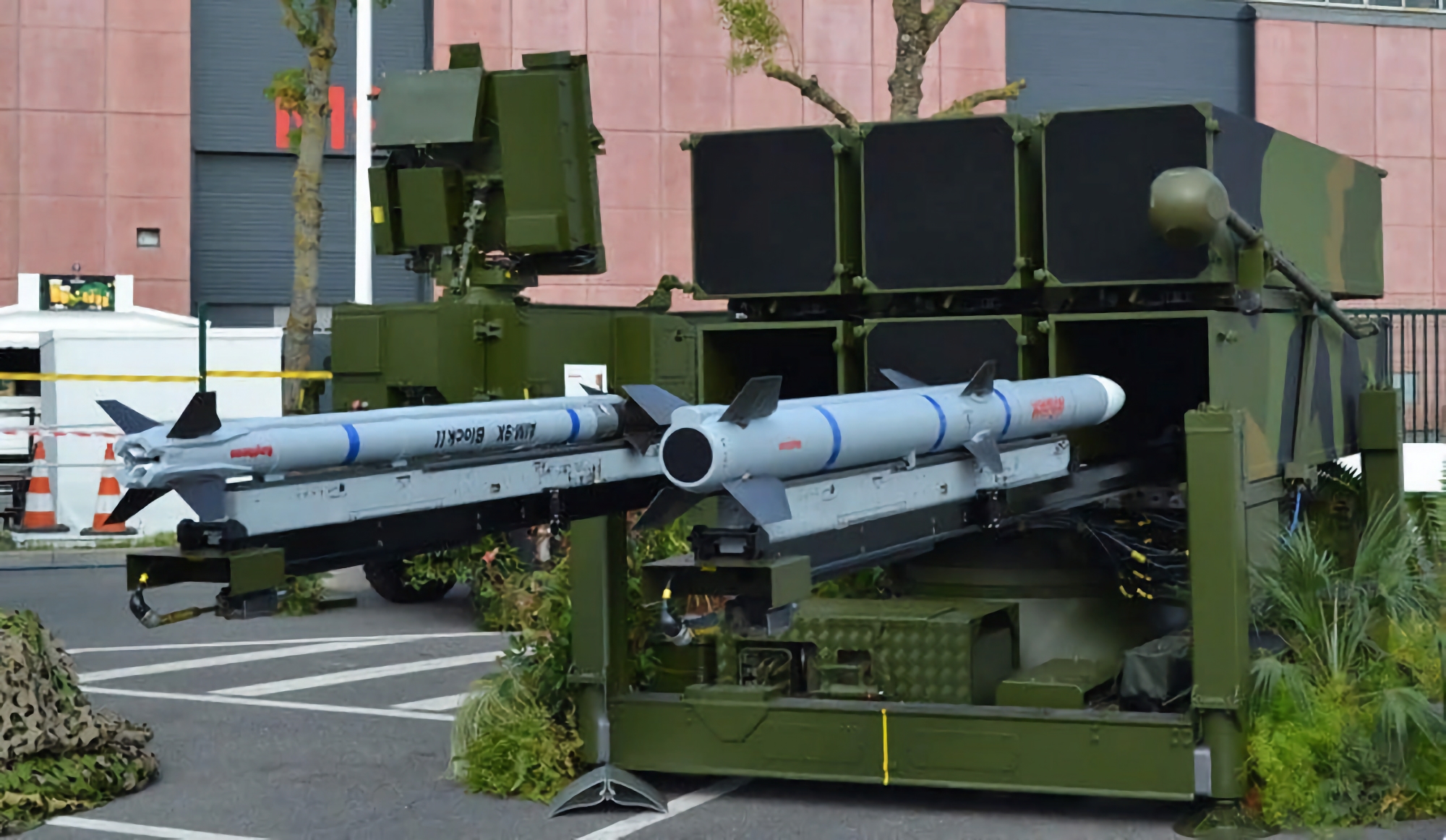 L'AFU dispose de NASAMS de troisième génération avec des missiles AIM-9X Sidewinder, la version la plus récente du système de missiles sol-air.