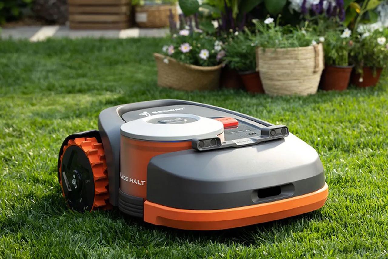Segway unveils Navimow GPS-enabled robotic lawnmower [video]