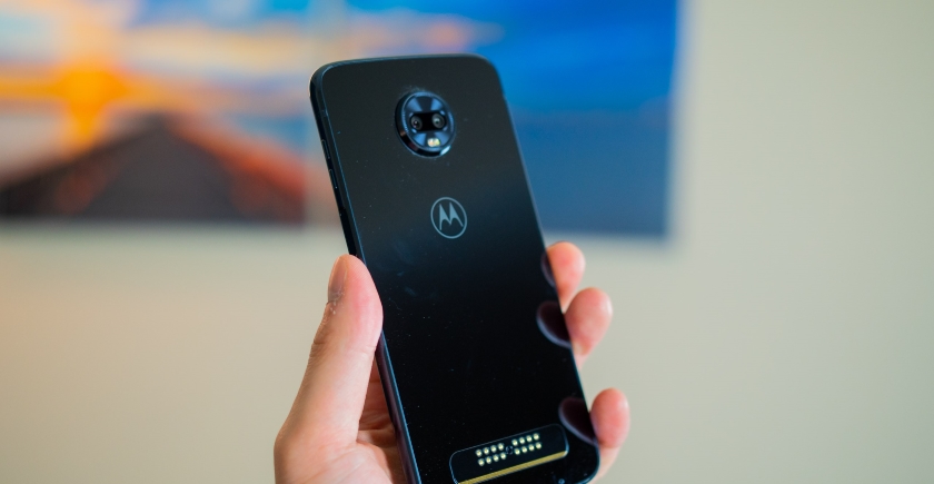 Неожиданно: Motorola готовит два смартфона на базе чипа Exynos 9610