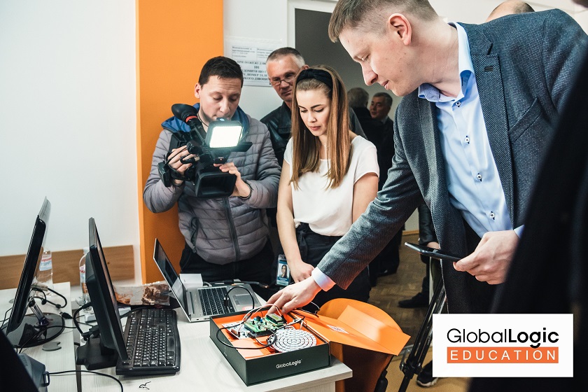 Embedded Starter Kit компании GlobalLogic: первая в Украине система для обучения студентов роботостроению