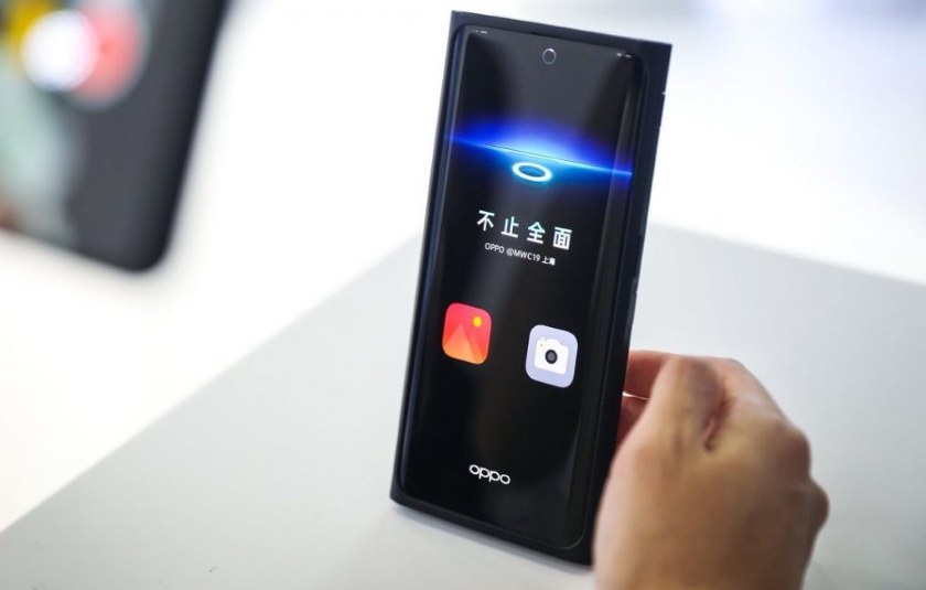 OPPO представила технологію підекранної камери для смартфонів