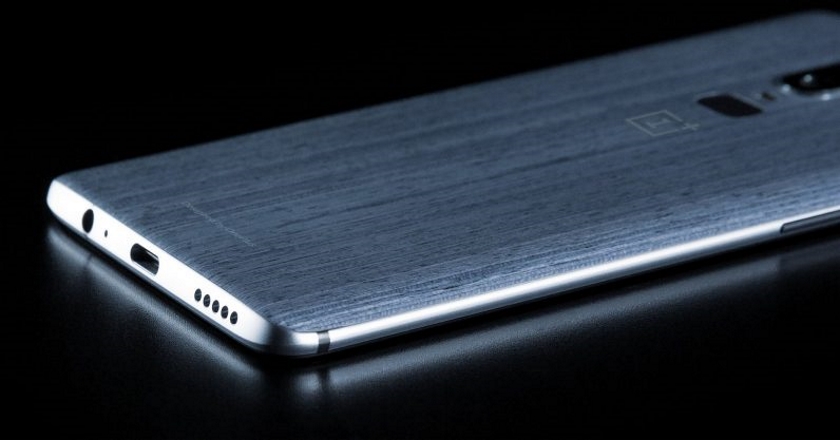 В сети появилась фотография коробки OnePlus 6 Avengers Edition