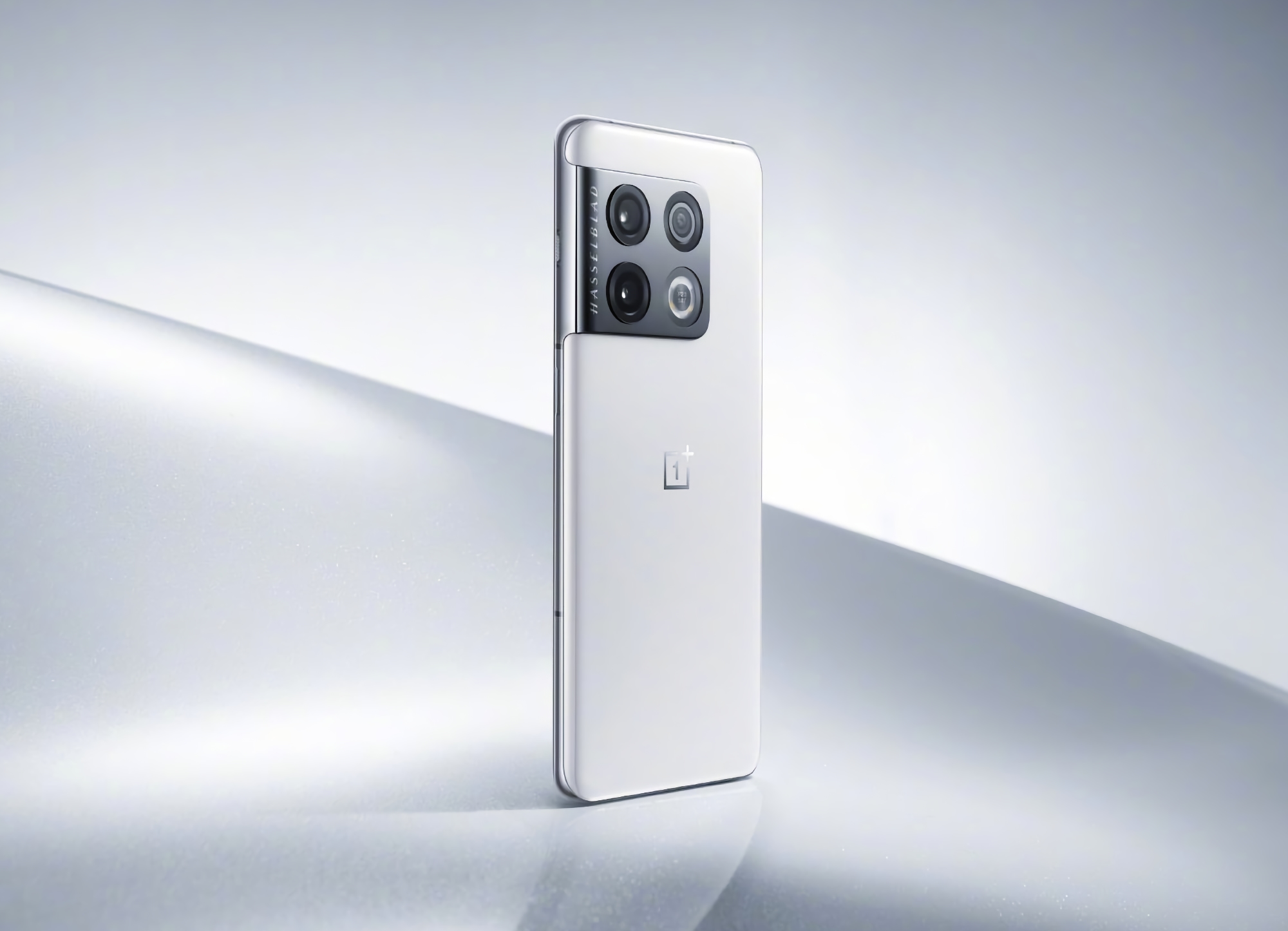 Carga de 150W y triple cámara de 50MP: un informante revela las especificaciones del OnePlus 10