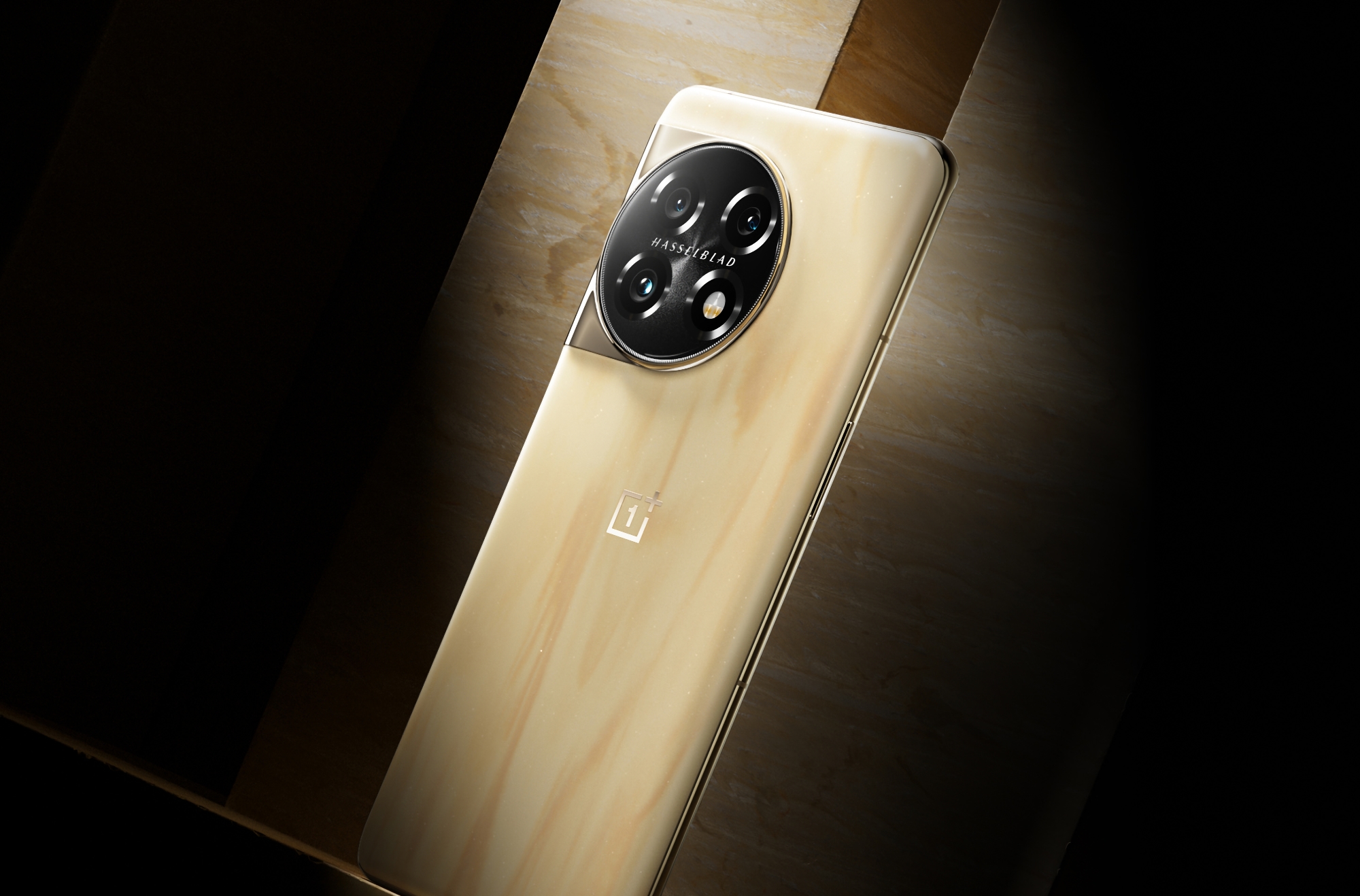 OnePlus har presenterat en specialversion av OnePlus 11 med en baksida i sten