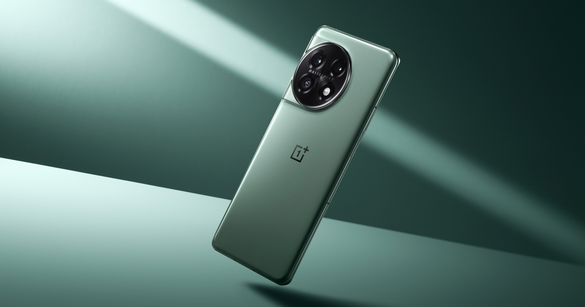 Écran OLED 120Hz, puce Snapdragon 8 Gen 3 et triple appareil photo : Un initié révèle les caractéristiques du OnePlus 12