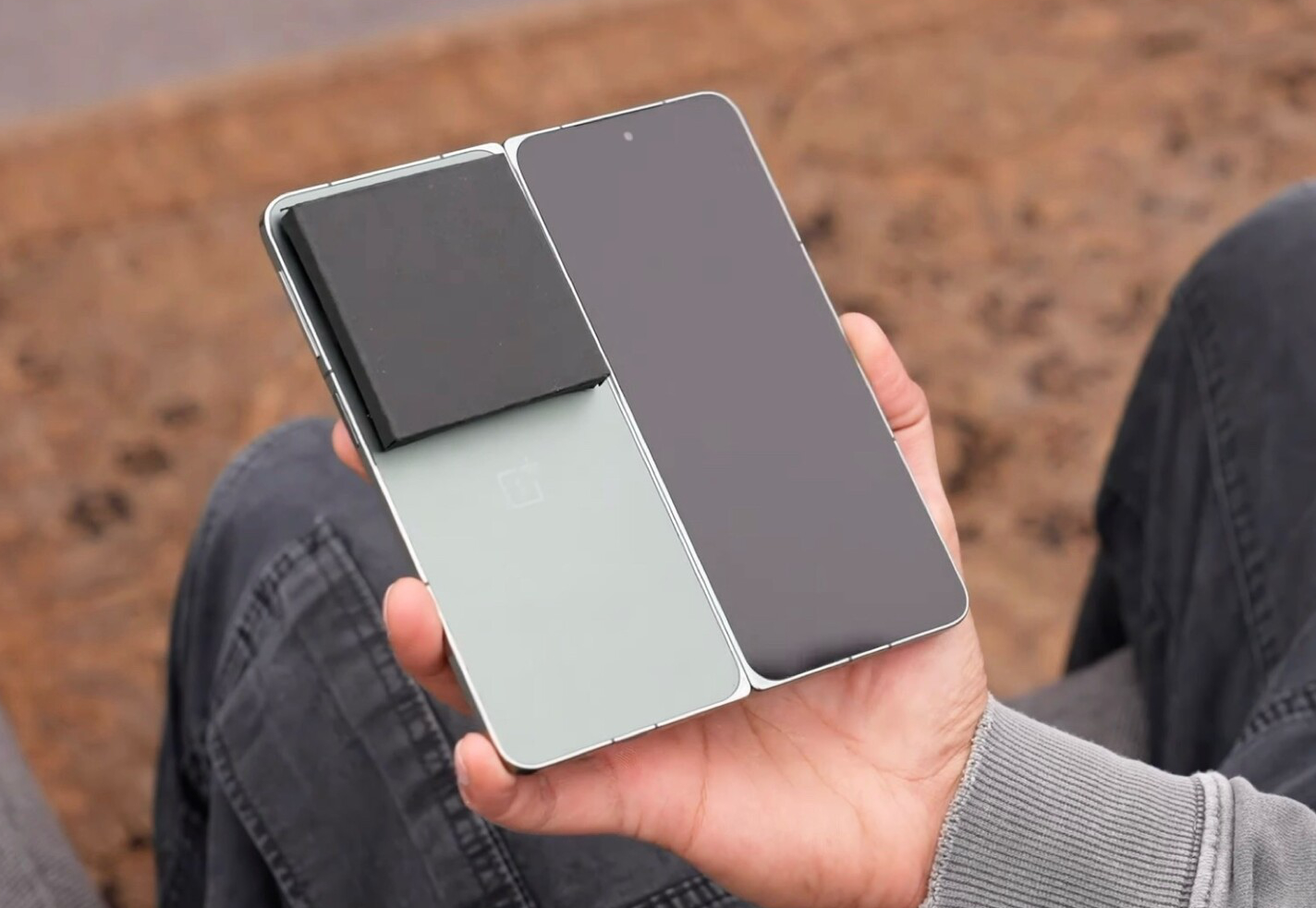 Le smartphone pliable OnePlus Open fait surface dans une vidéo