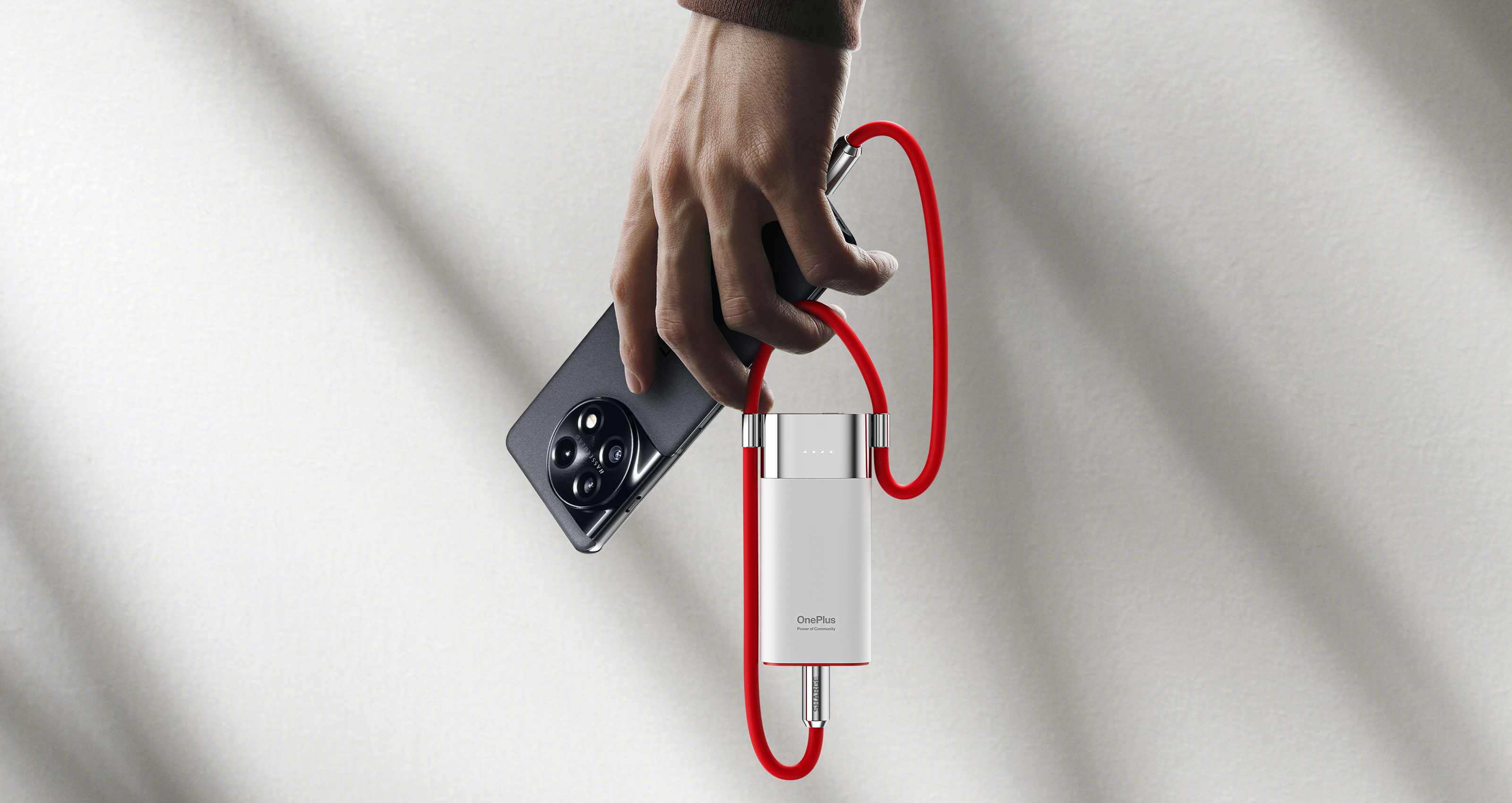 OnePlus Sharge Pouch: un alimentatore portatile 3 in 1 che non comprerete mai
