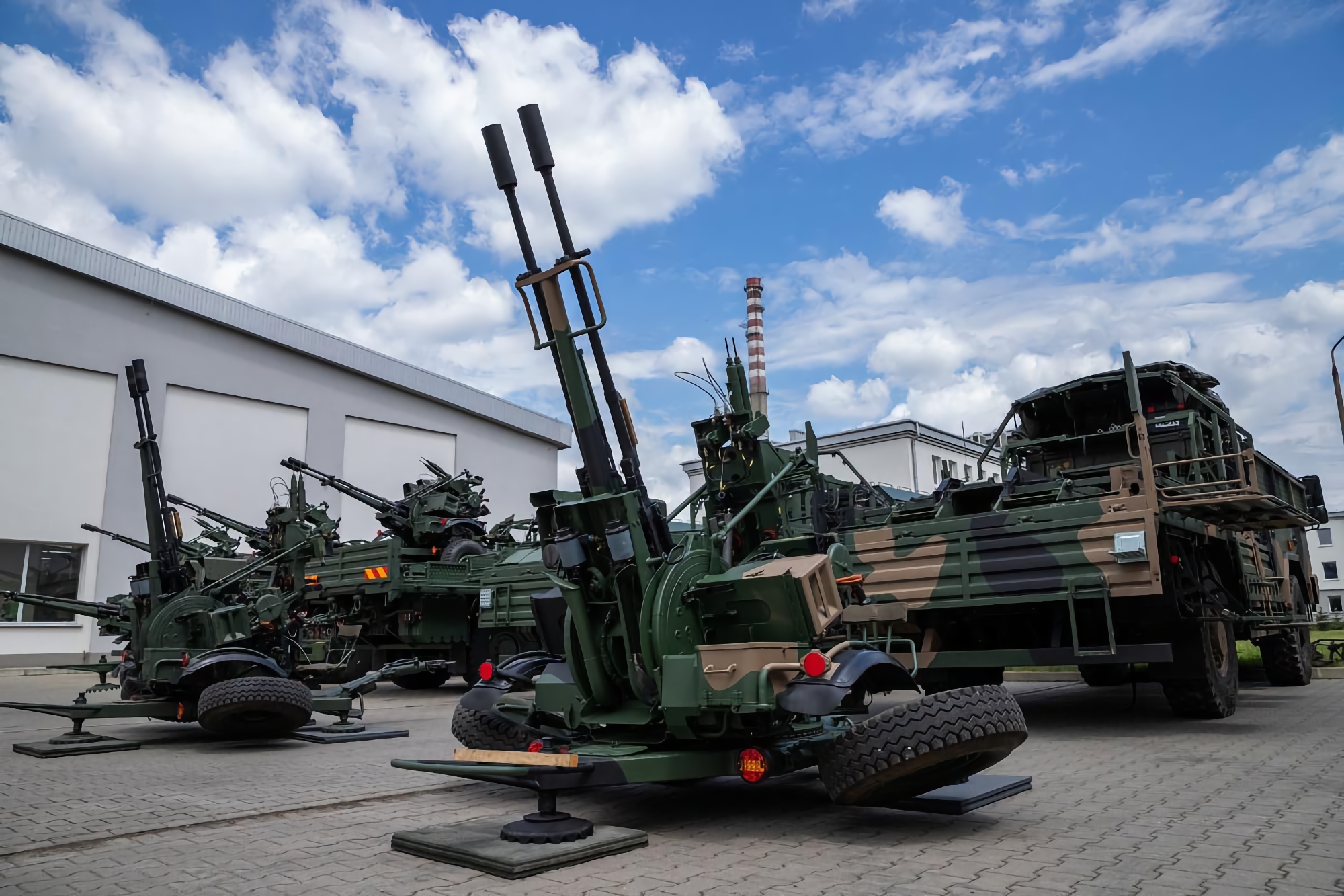 Прикрытие для ЗРК Patriot: Польша планирует закупить зенитные ракетно-артиллерийские комплексы Pilica с ракетами CAMM, они смогут поражать цели на ра