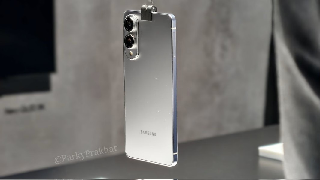 Подробиці Samsung Galaxy S25 Edge розкрито на Galaxy Unpacked 2025