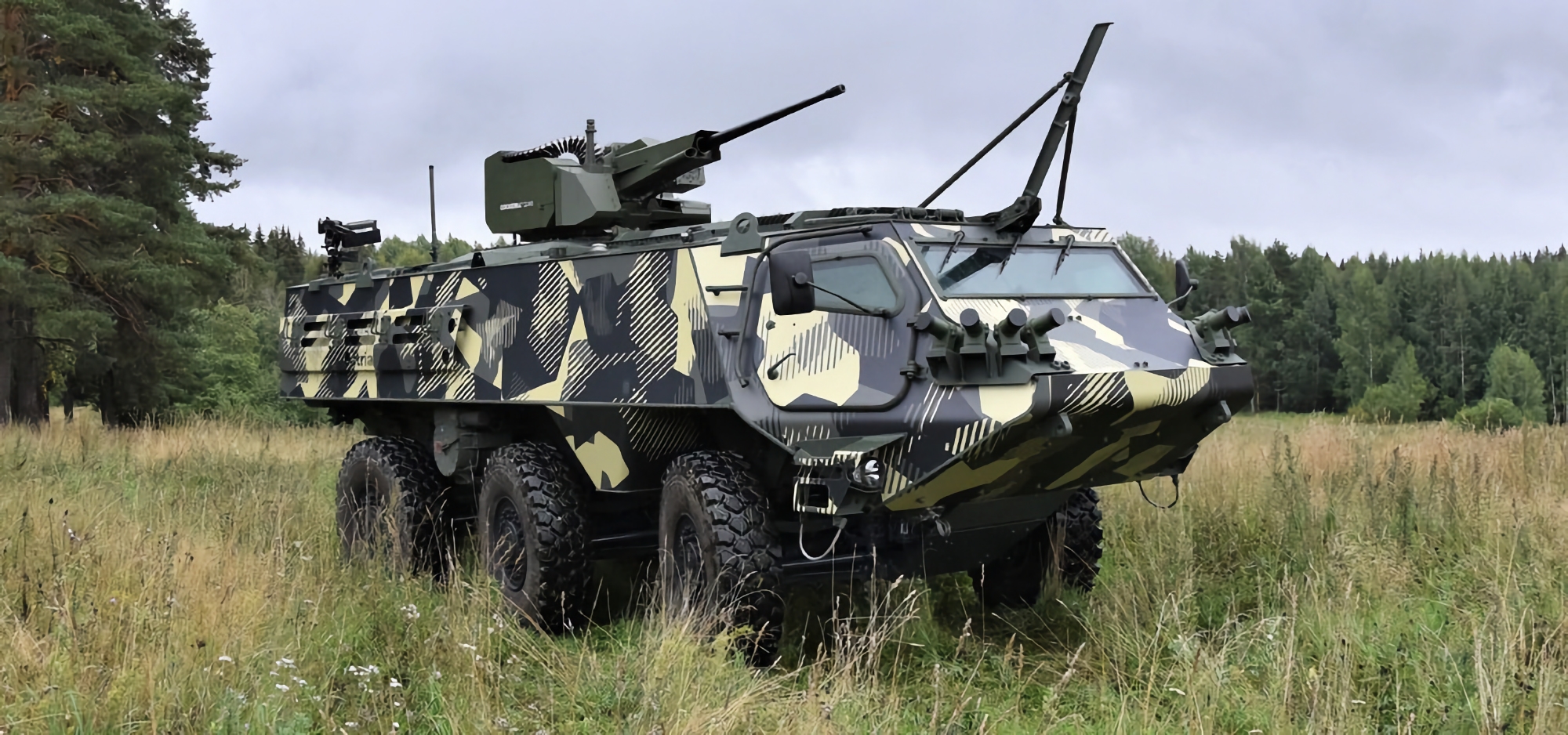 La Finlande achète 91 véhicules blindés de transport de troupes Patria 6×6