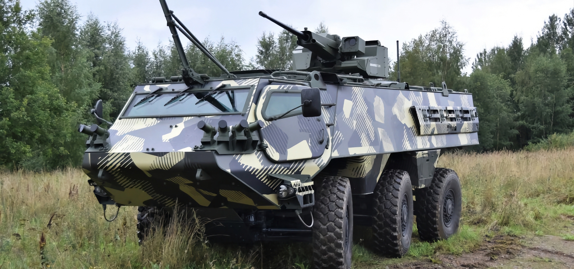 Suecia compra a Finlandia 20 vehículos blindados de transporte de tropas Patria 6×6