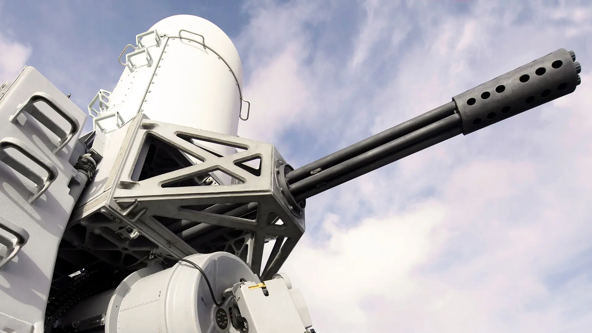 A Japanese engineer in his garage has created a counterpart to the Mk 15 Phalanx CIWS anti-aircraft system, which fires bullets for a game of strikeball