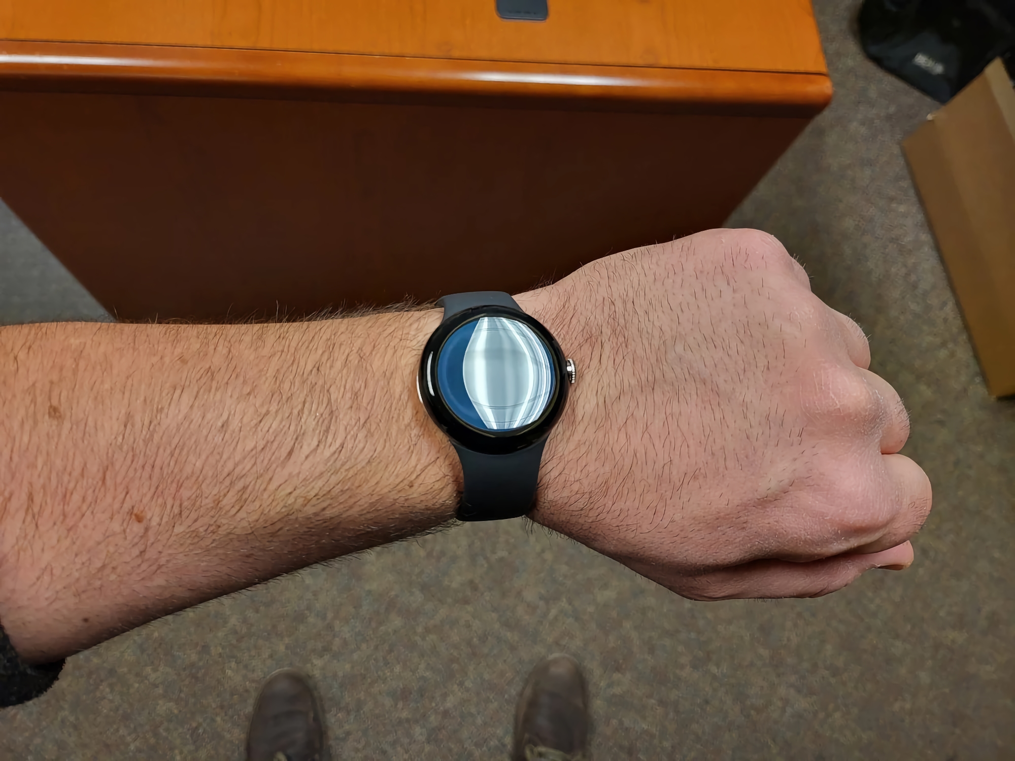 Smart Watch Google Pixel Watch erschien in neuen hochwertigen Fotos