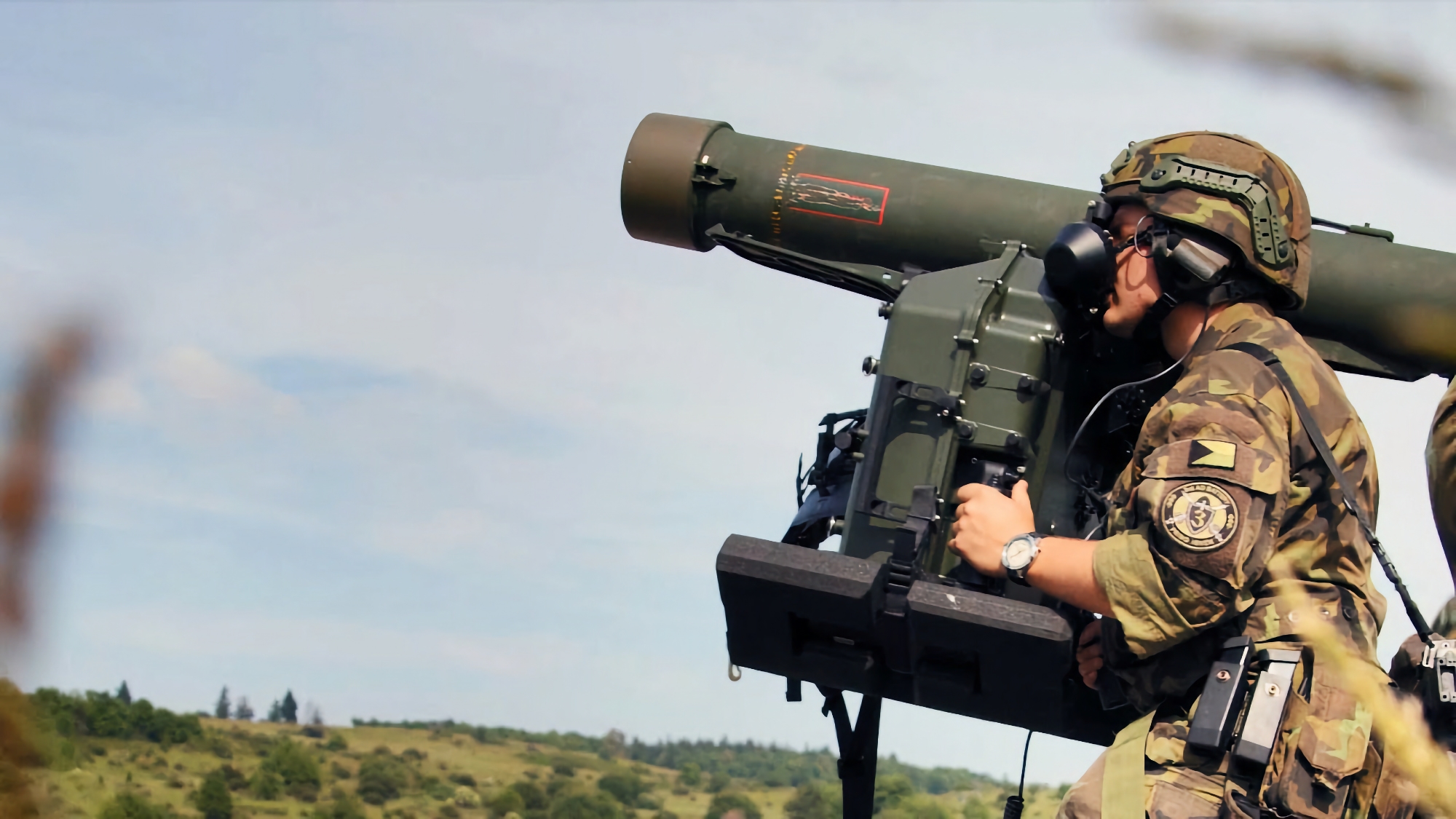 Le forze armate ucraine utilizzano sistemi di difesa aerea portatili svedesi RBS 70 con missili BOLIDE a guida laser al fronte