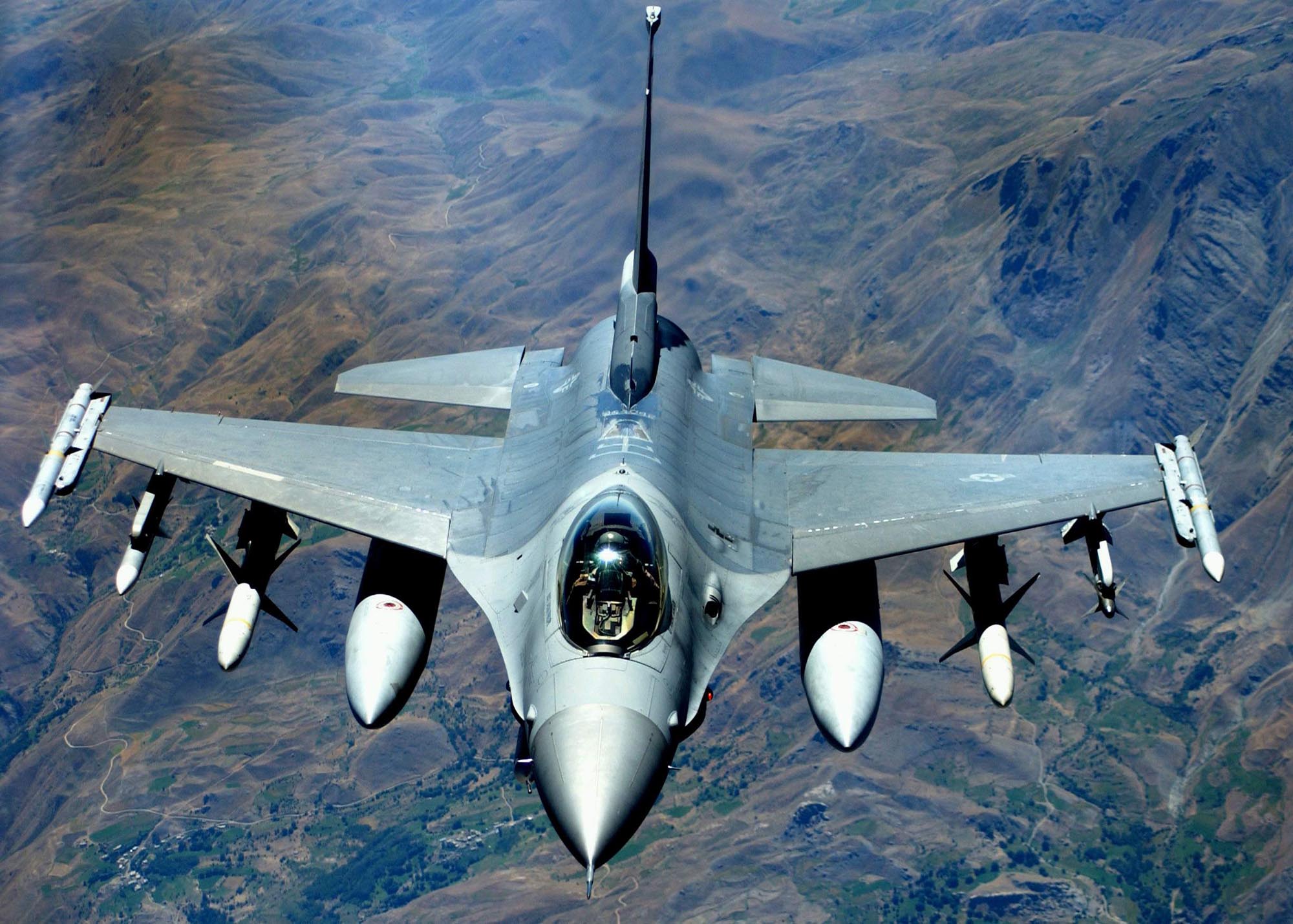 La Turchia potrà acquistare 40 caccia F-16 Block 70: gli Stati Uniti hanno rimosso le restrizioni che impedivano la vendita di aerei.