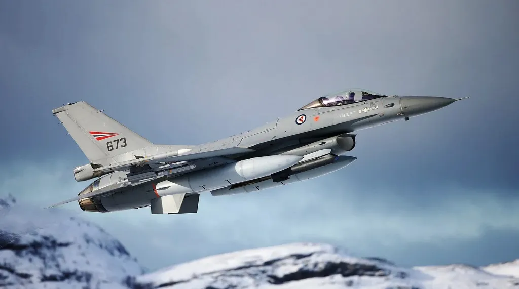 Ukraina har sagt ja til å motta 50-60 amerikanske F-16 Fighting Falcon-jagerfly av fjerde generasjon, men trenger 160 fly for å oppnå luftparitet.