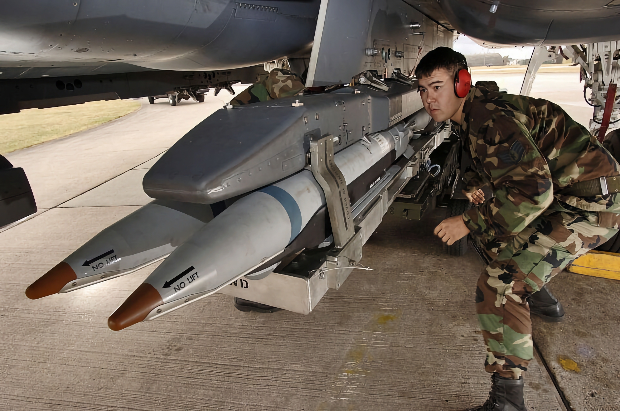 Finland gaat SDB-I bommen en JDAM kits voor de F-35A vijfde generatie gevechtsvliegtuigen kopen van de VS