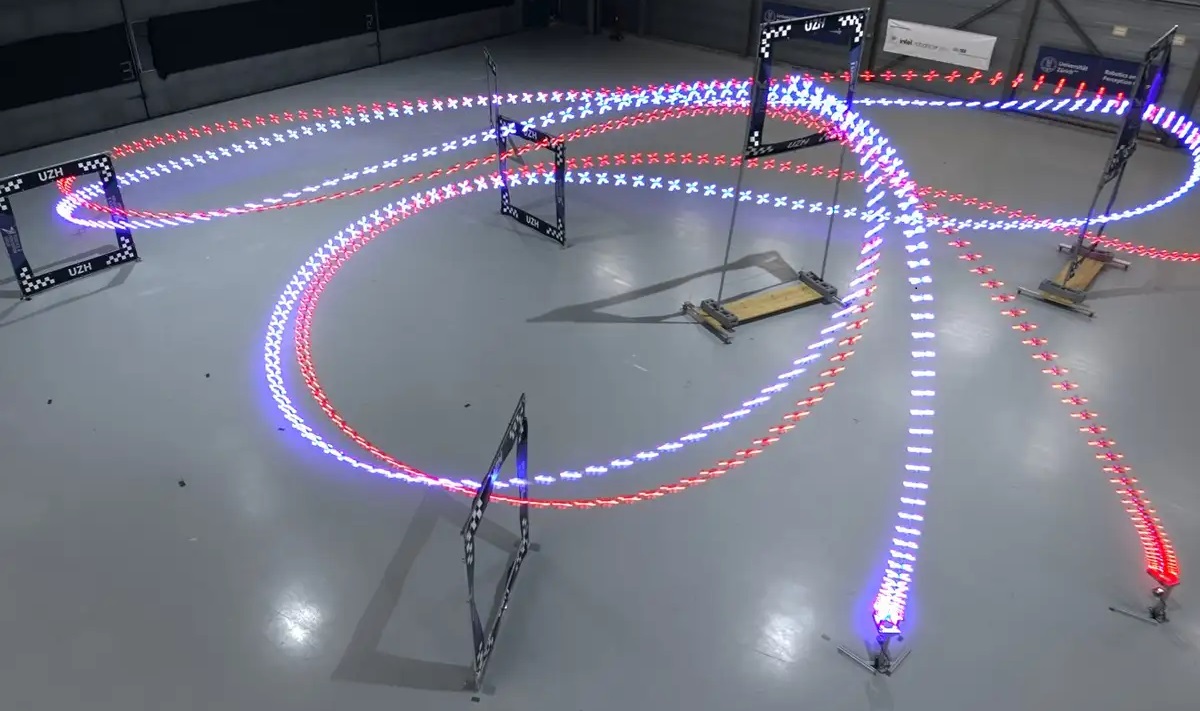 Kunstig intelligens slår for første gang verdensmestere i FPV-dronepilotering