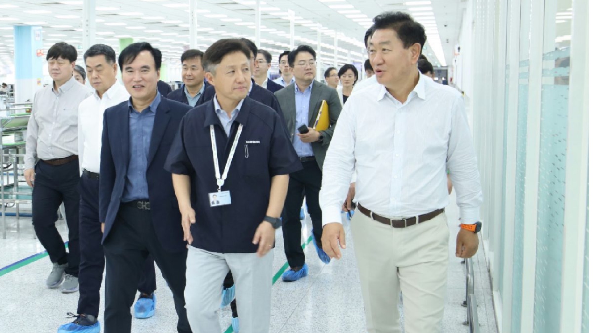 Samsung-Vizepräsident besucht Fabrik in Indien