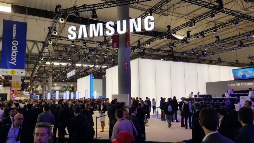 Samsung презентує у цьому році три смартфони A-серії з підекранним сканером відбитків пальців