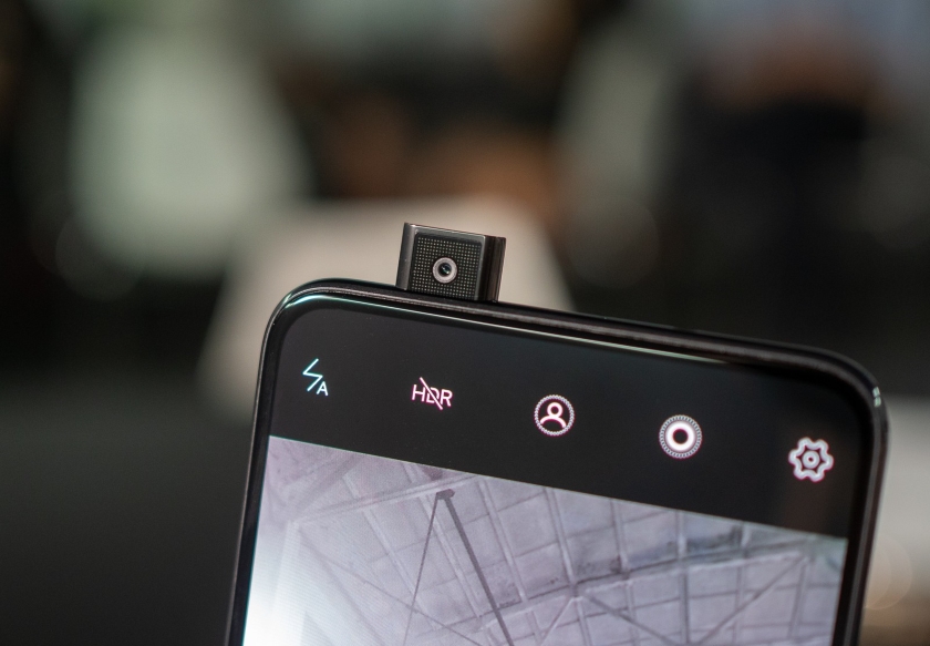 Смартфон Samsung Galaxy A90 с выезжающей селфи-камерой появился на концепт-рендерах