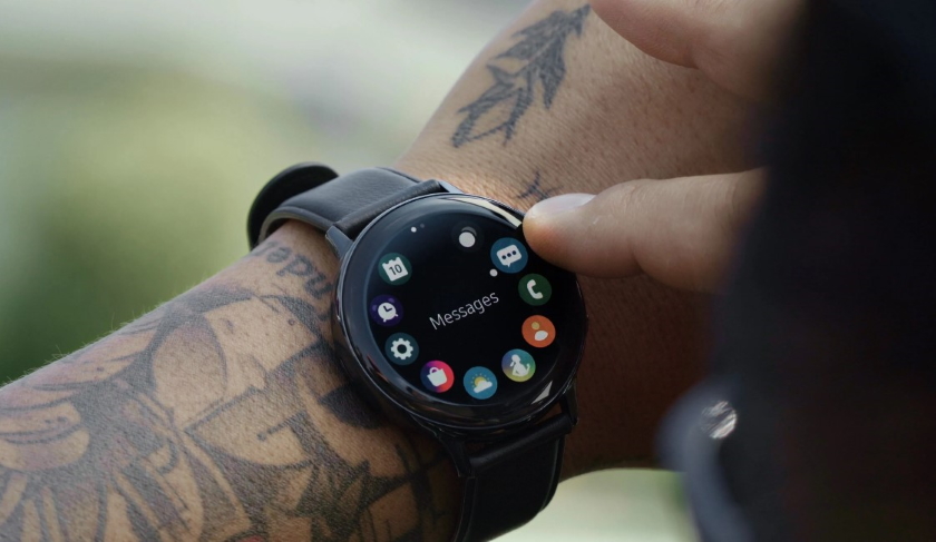В новом обновлении для Galaxy Watch Active 2 активировали сенсорный безель по умолчанию