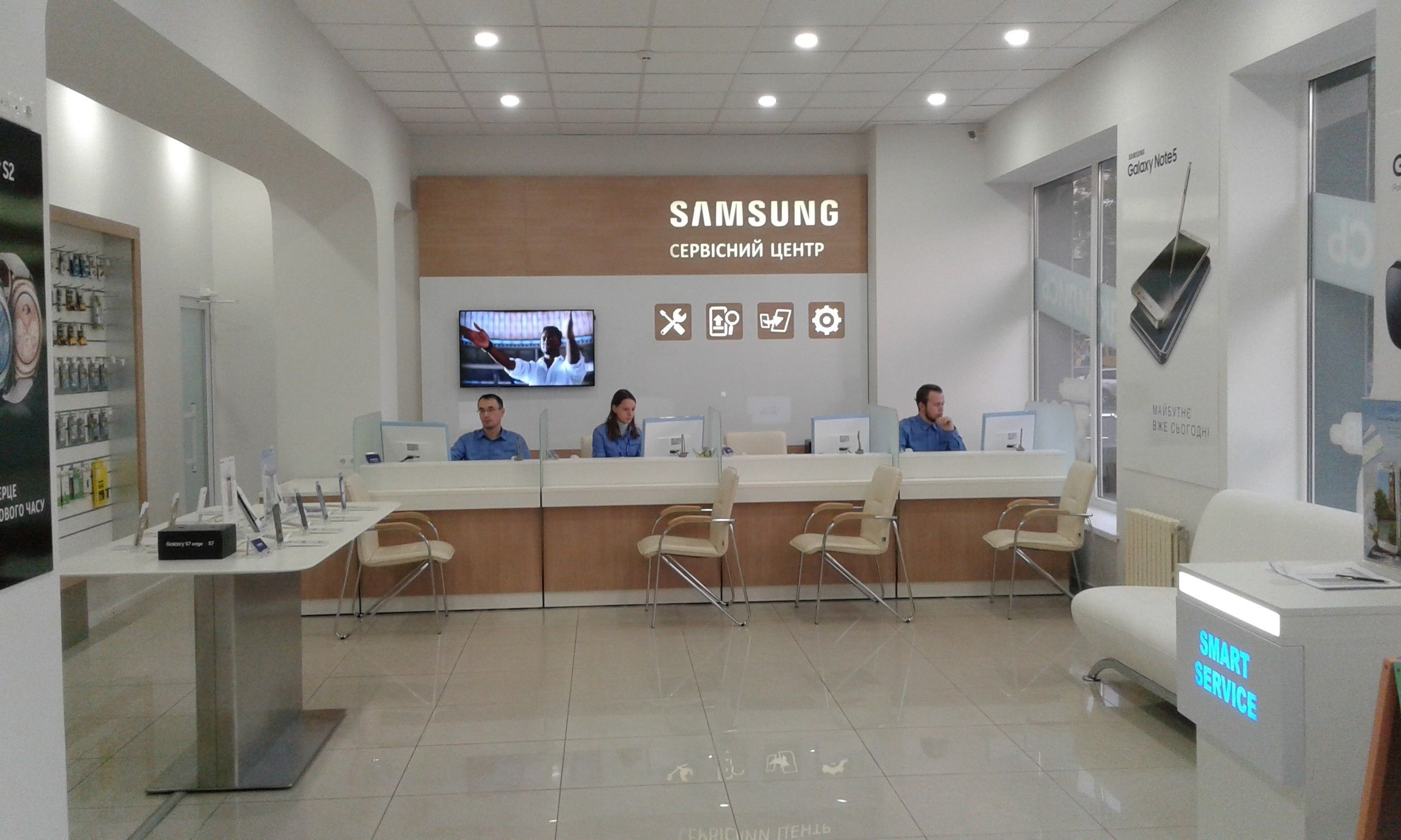 Samsung продовжує надавати підтримку клієнтам в Україні