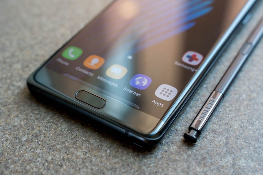 В Сети появились снимки и видео макета Samsung Galaxy Note 8