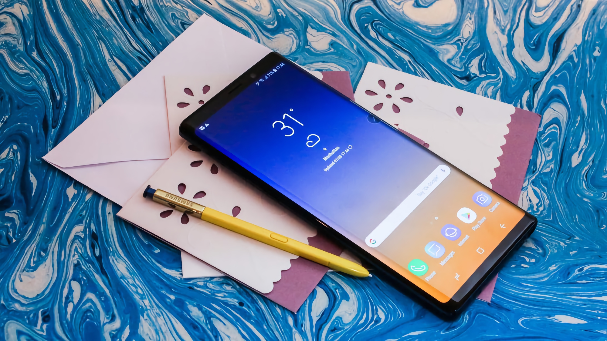 Old man Samsung Galaxy Note 9 received a new software update