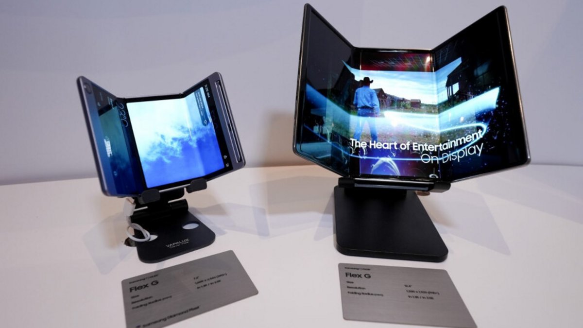 Чутки: Samsung може вже цього року представити складаний пристрій Tri-Fold із трьома екранами
