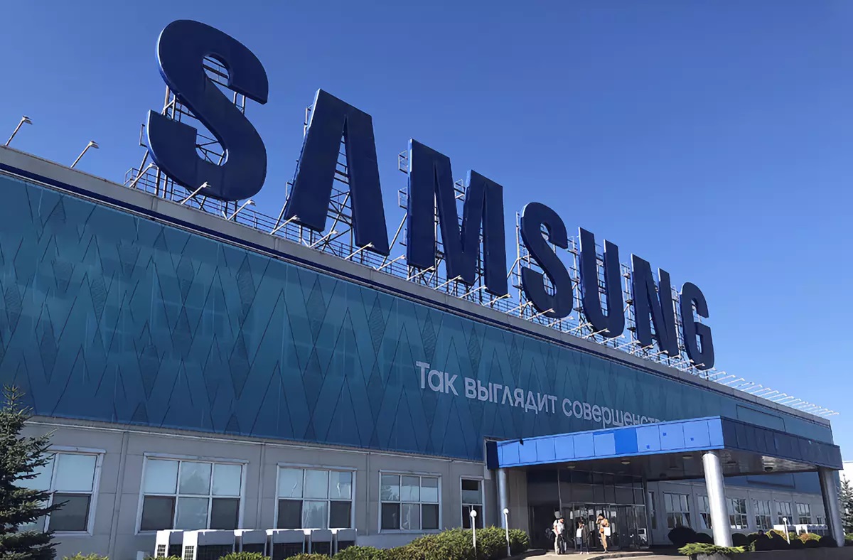 L'impianto russo di Samsung elude le sanzioni con "importazioni parallele" dai paesi EAEU - media