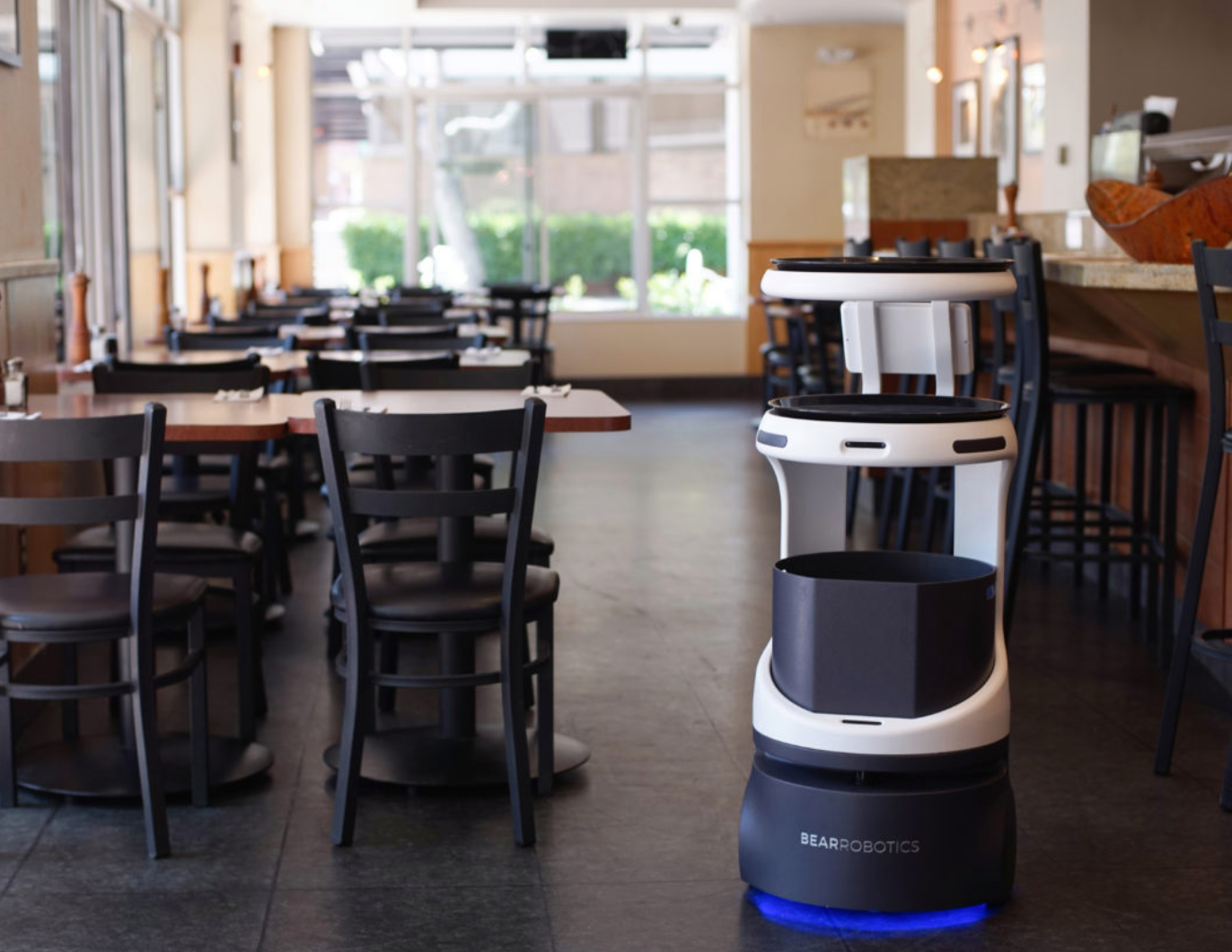 Bear Robotics презентують роботів-офіціантів