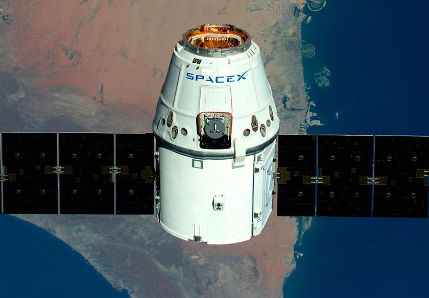 SpaceX отложила запуск интернет-спутника: названа причина