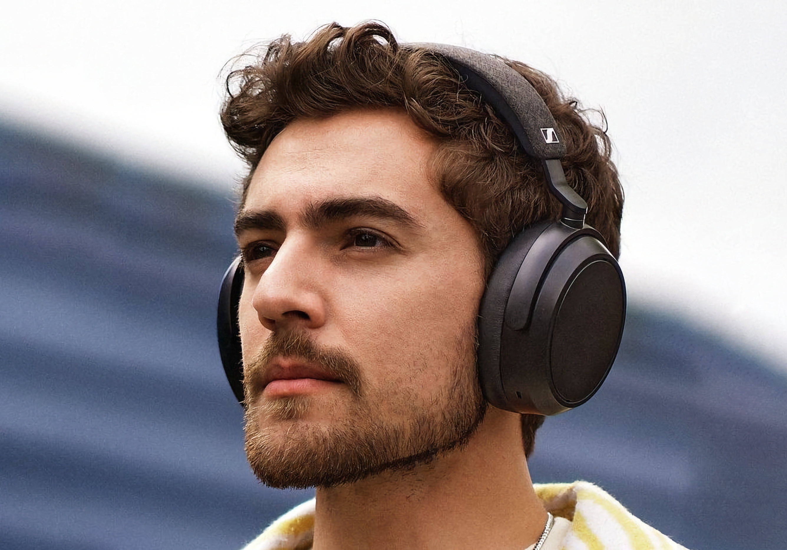 Sennheiser Consumer Audio Momentum 4 Wireless Headphones - Bluetooth  Headset for Crystal-Clear Calls with Adaptive Noise Cancellation, 60h  Battery