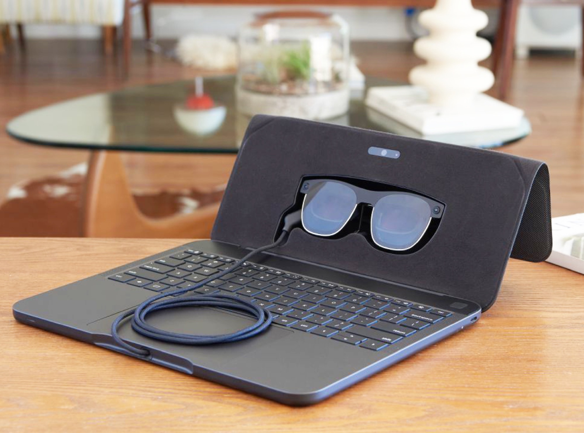Spacetop G1: an unusual $1900 laptop that has no display - instead a 100-inch virtual screen