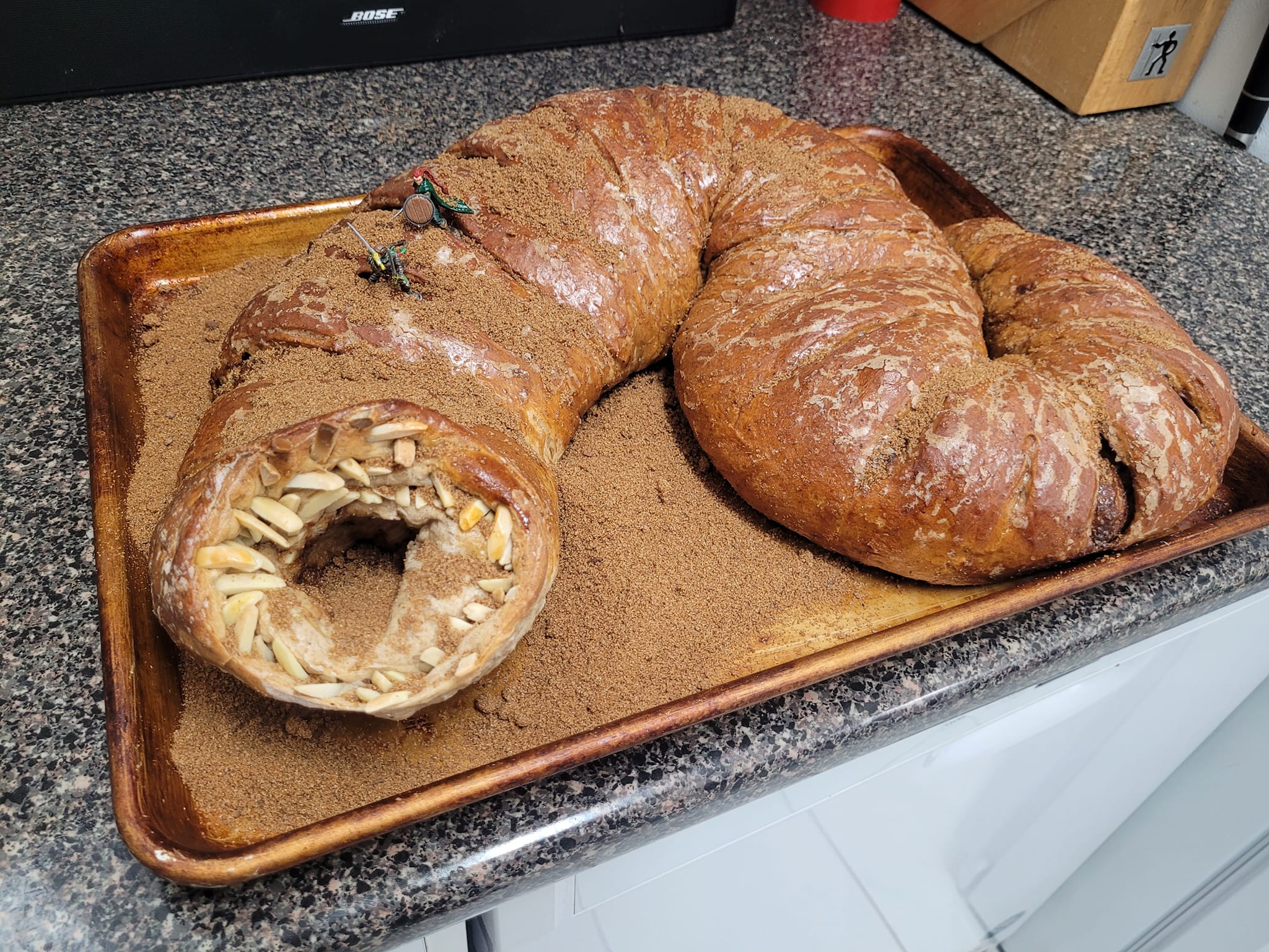 "I made Spicy Shai Khulud stuffed with cinnamon and cloves!": shocking photos of a culinary experiment that scares and attracts at the same time