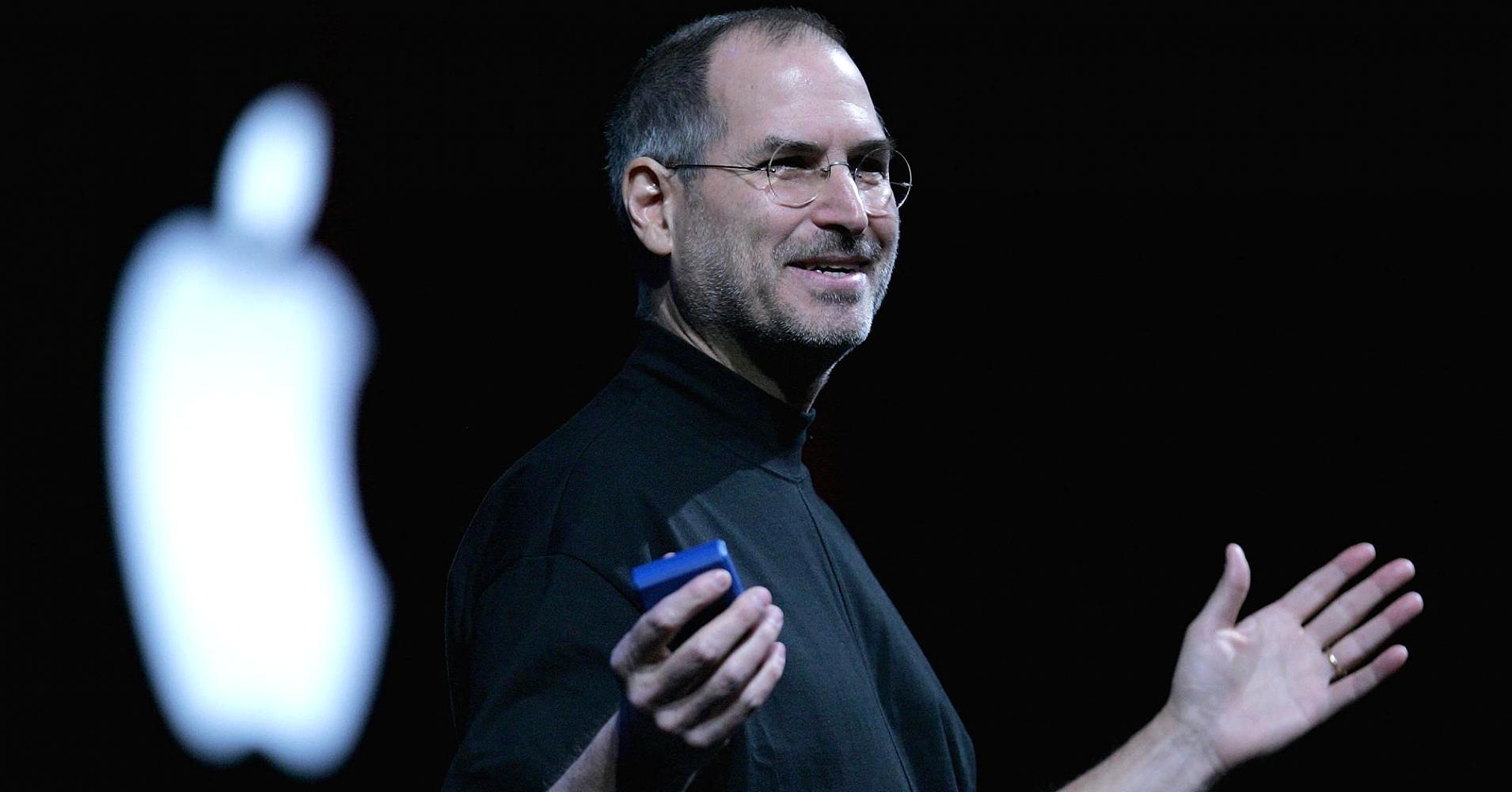 "Kein Rollkragenpulli-Enthusiast sollte diktieren, wie Ihr Telefon aussehen wird": Samsung erinnert in seiner Werbung an Steve Jobs?