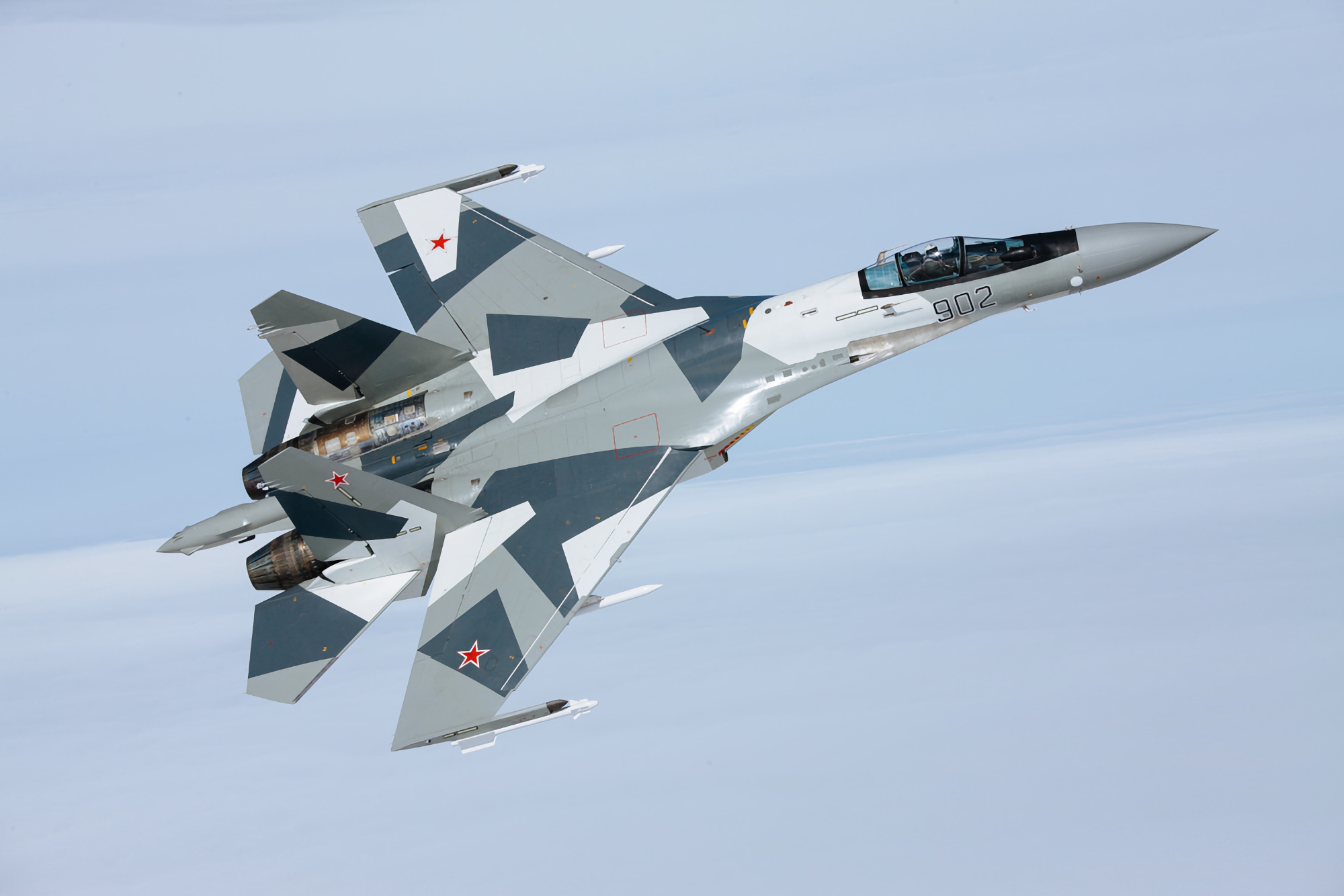 Minus $18.000.000: Die ukrainische Luftabwehr hat einen russischen Su-35-Kampfjet abgeschossen