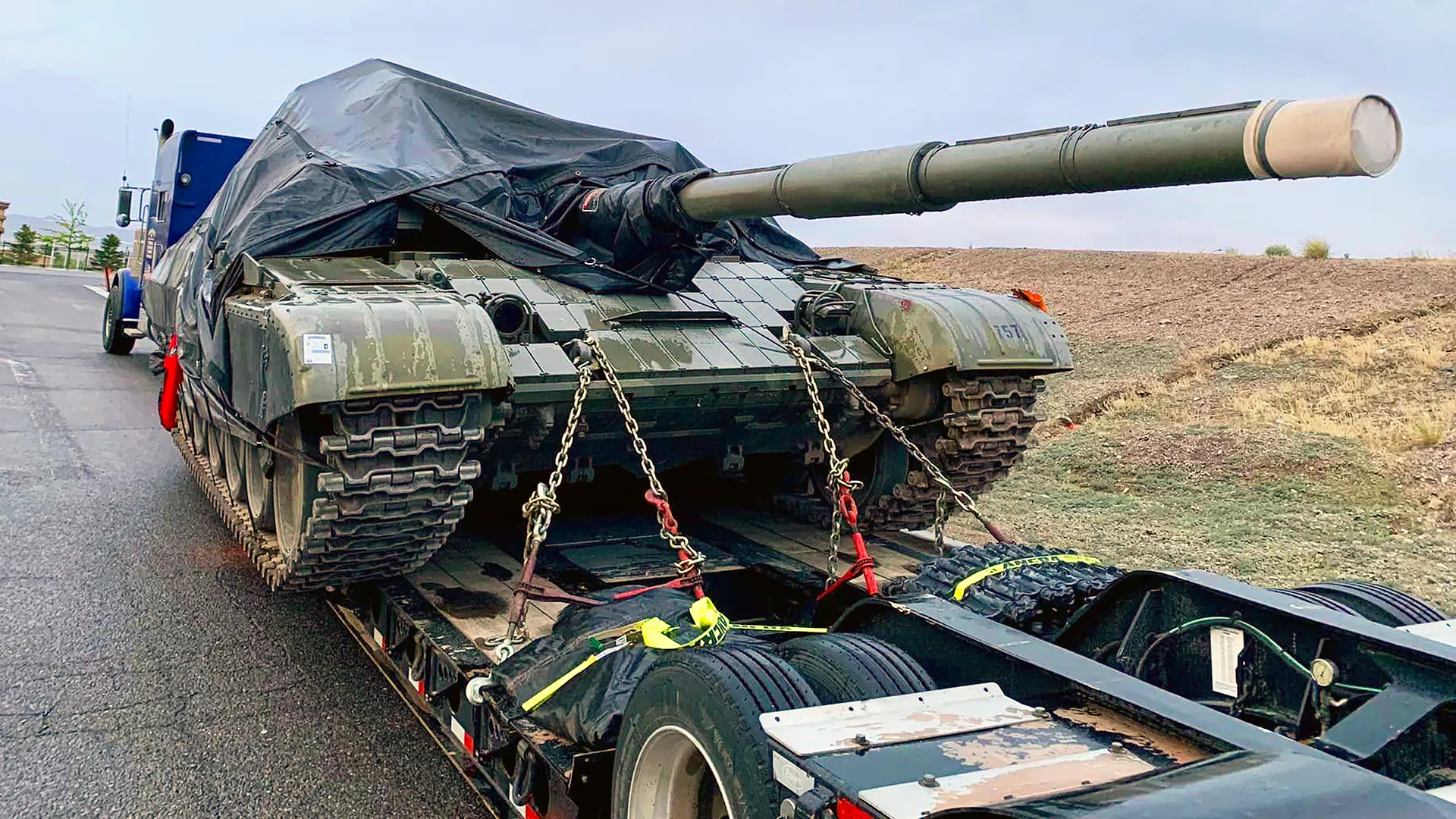 Après le T-90A, le char russe T-72 se trouve aux États-Unis - le véhicule de combat est transporté à l'Aberdeen Proving Ground.