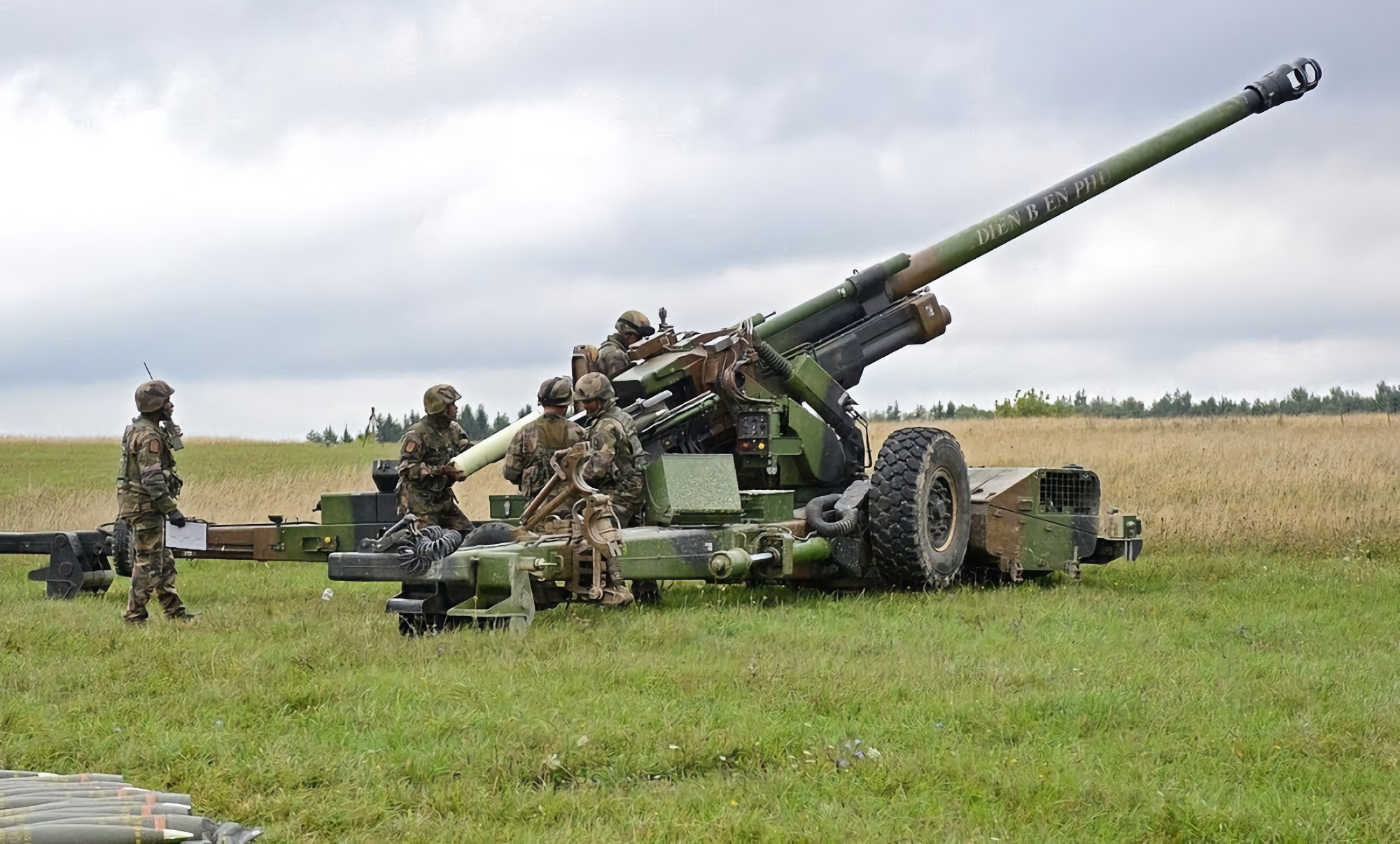 No sólo cañones César y vehículos blindados de transporte de personal VAB: Francia dará a Ucrania obuses TRF1 de 155 mm, que pueden disparar hasta 30 km
