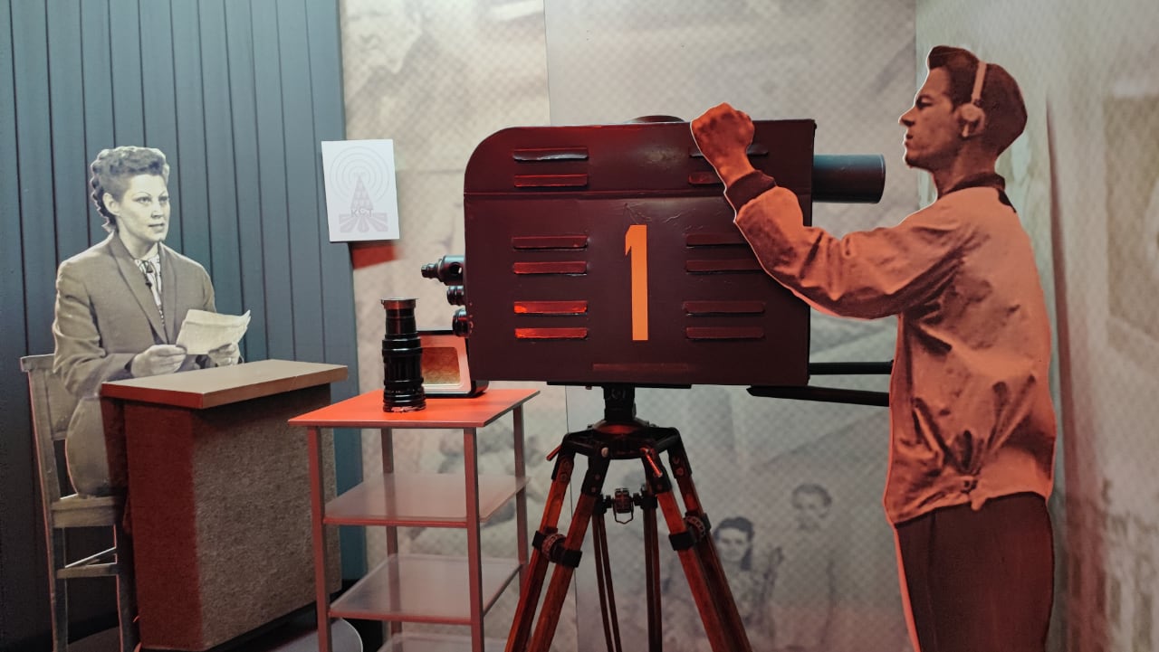 Televisieapparatuur uit een vervlogen tijdperk: een fotoreportage van het Televisiemuseum in het Pencil TV Centre