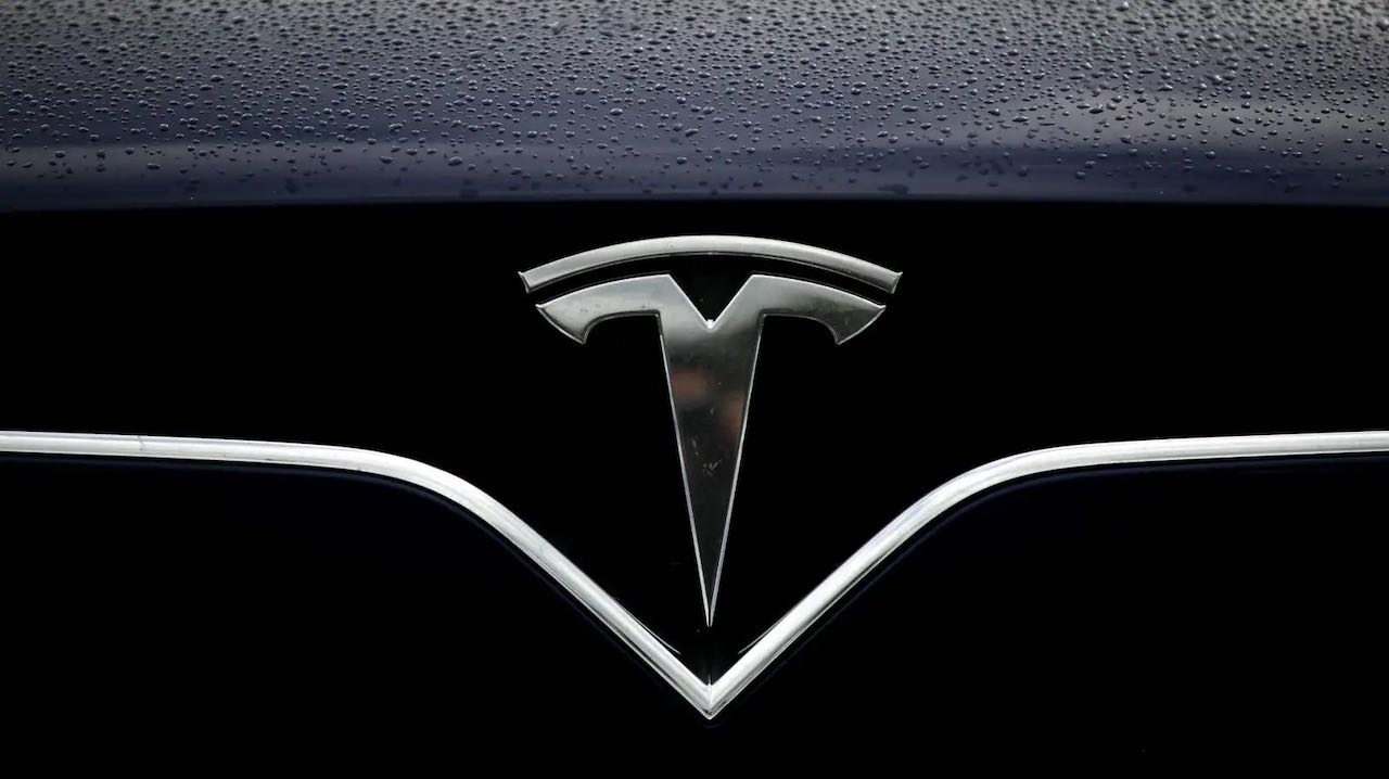 Tesla hat die Markteinführung der Beta-Version 10.2 seines "perfekten" Autopiloten ausgesetzt