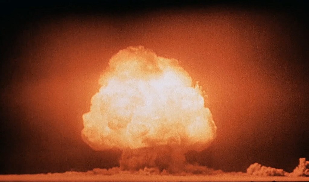 Radioaktivt nedfald fra den første menneskelige test af et atomvåben nogensinde er blevet påvist i 46 amerikanske stater, Canada og Mexico.