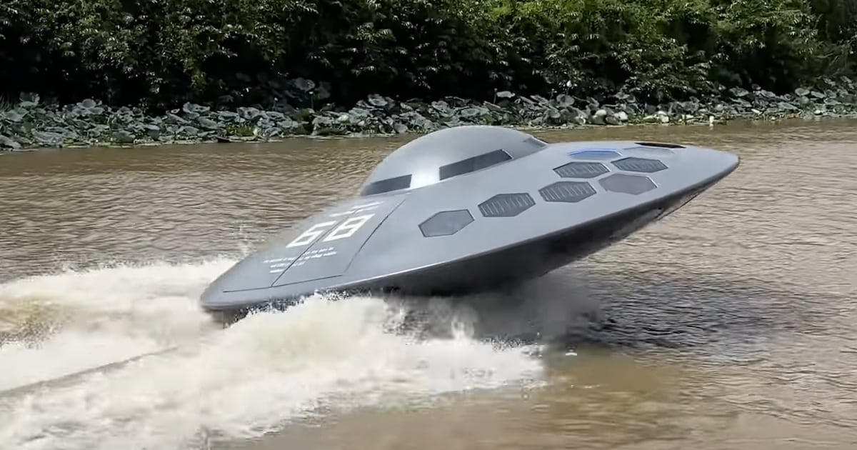 YouTuber creates a jet boat in the shape of a UFO and gets over 10 million views (video)