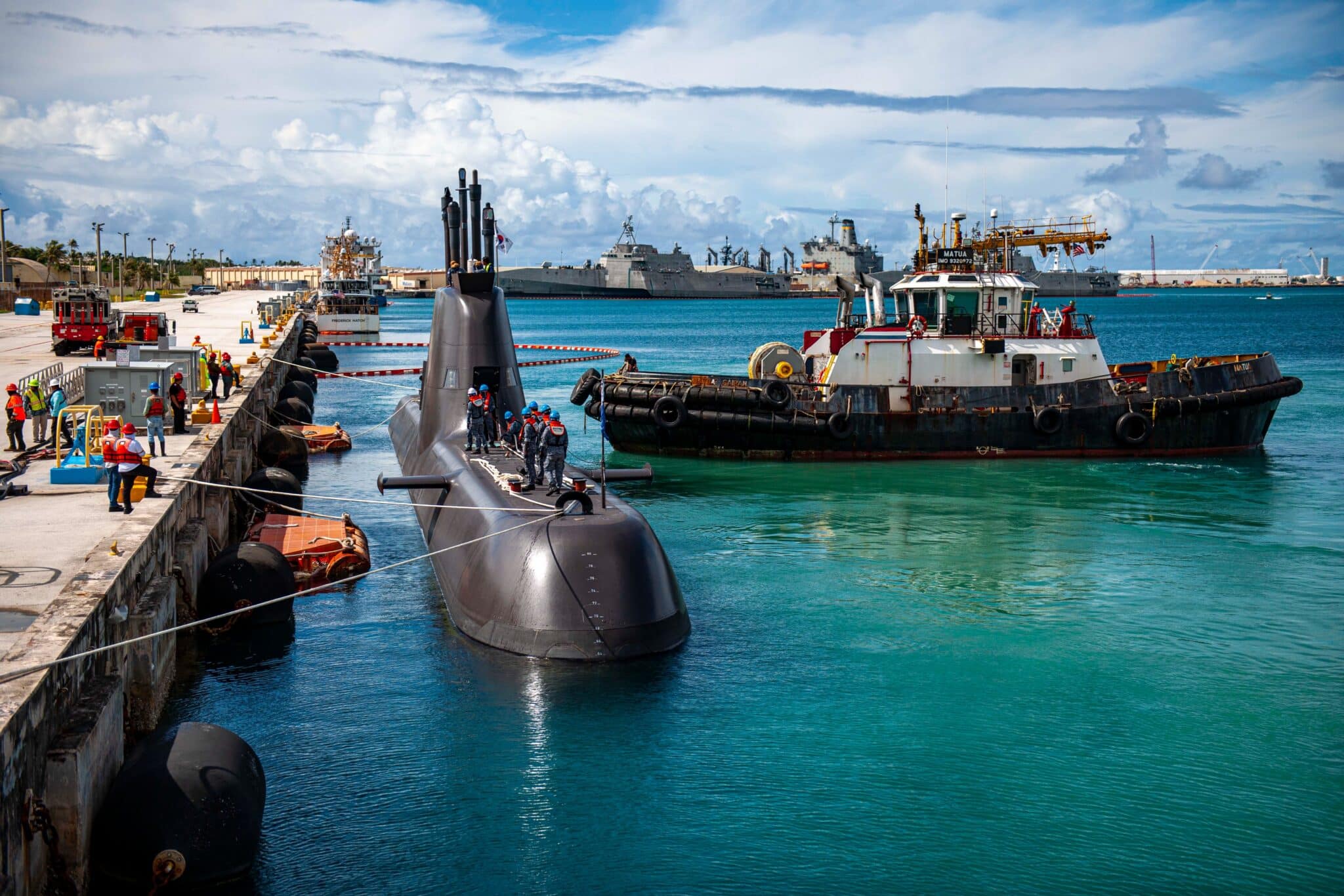 США і Республіка Корея провели навчання із застосуванням атомної субмарини USS Topeka і дизель-електричного підводного човна ROKS Jung Ji