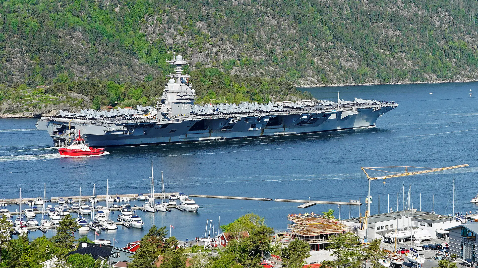 USS Gerald R. Ford brengt historisch bezoek aan Oslo - Amerikaans vliegdekschip arriveert voor het eerst sinds 1958 in Noorwegen