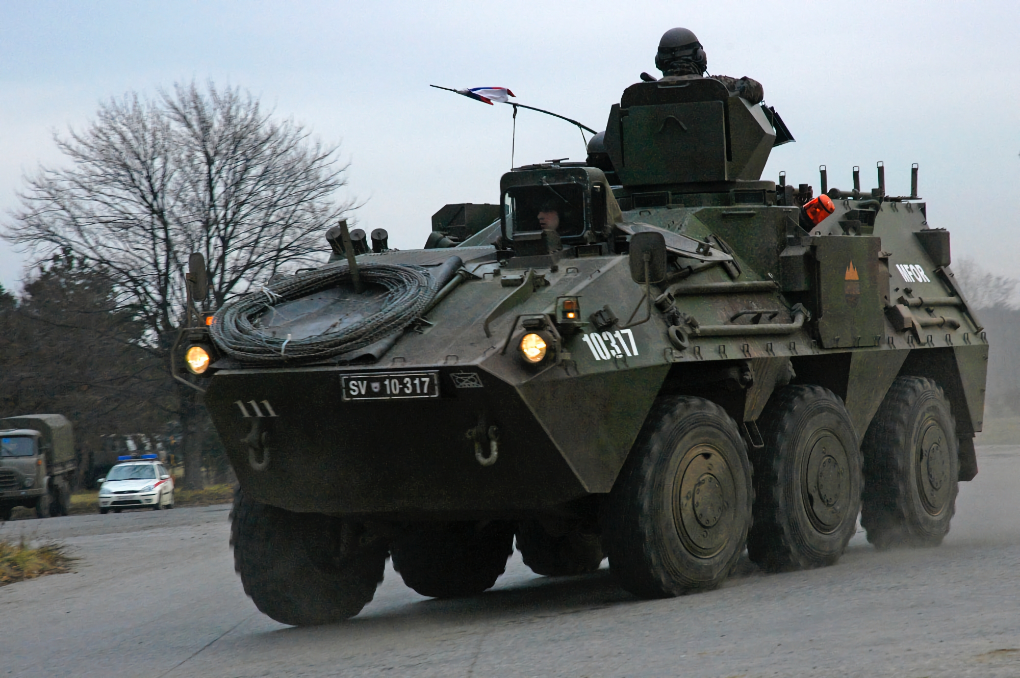 Medios de comunicación: Eslovenia transfiere en secreto a Ucrania 20 vehículos blindados de transporte de tropas Valuk
