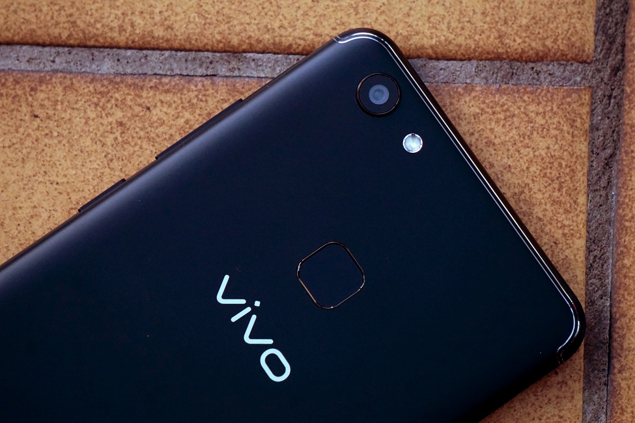 Four versions of the Vivo X21 smartphone with fingerprint scanners integrated in the display are certified in China
